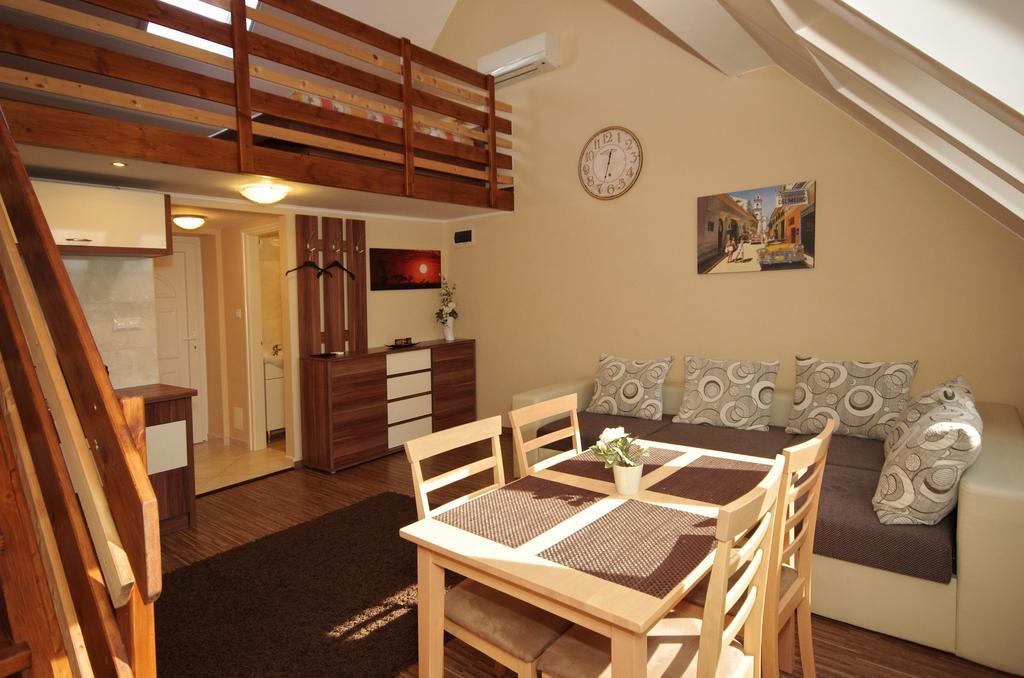 Gyulai Brill Apartman المظهر الخارجي الصورة
