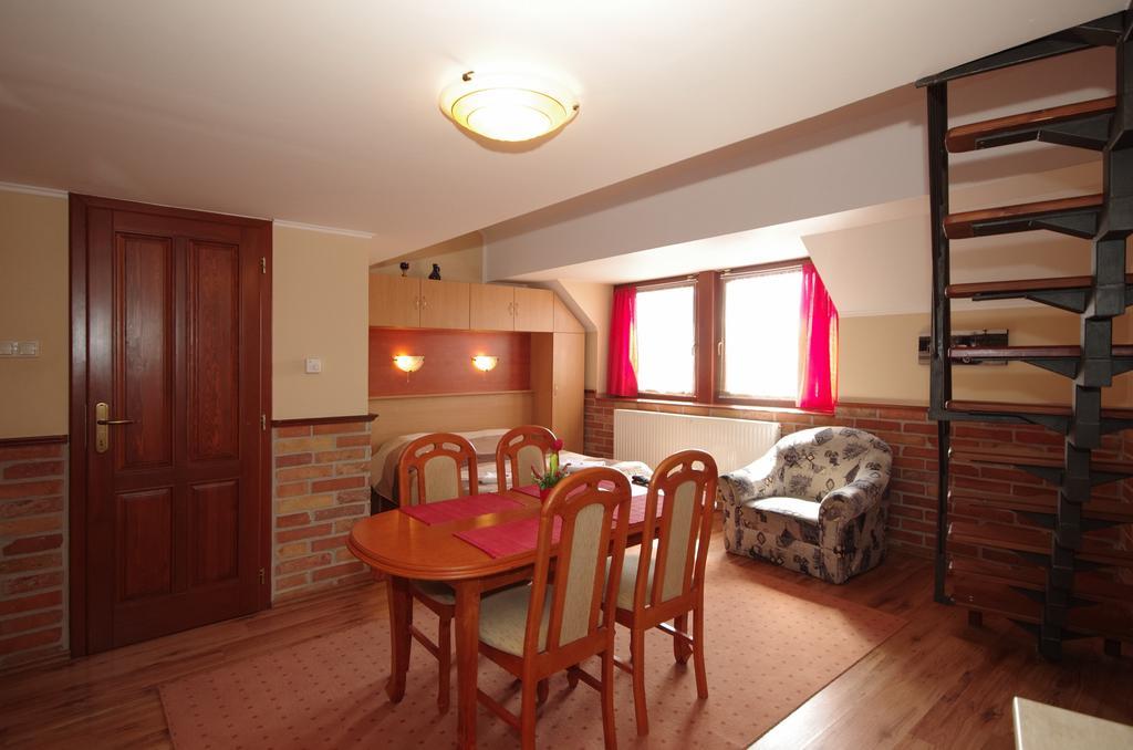 Gyulai Brill Apartman المظهر الخارجي الصورة